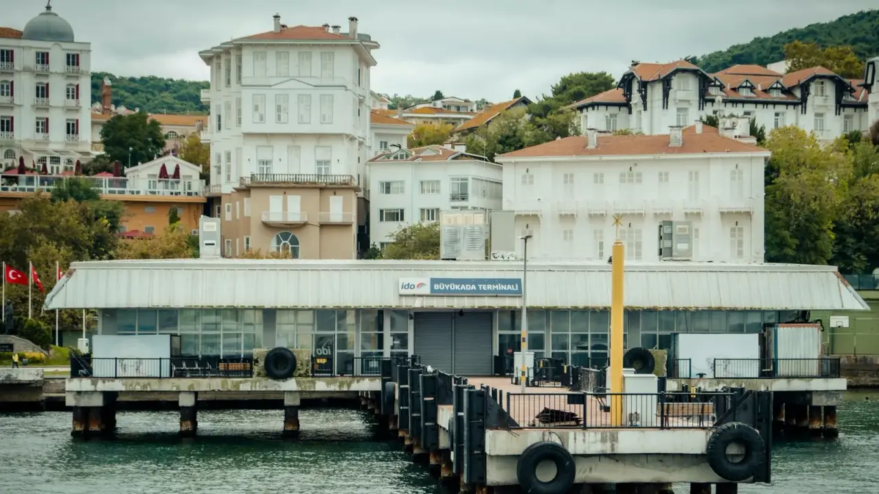 Büyükada iskelesi